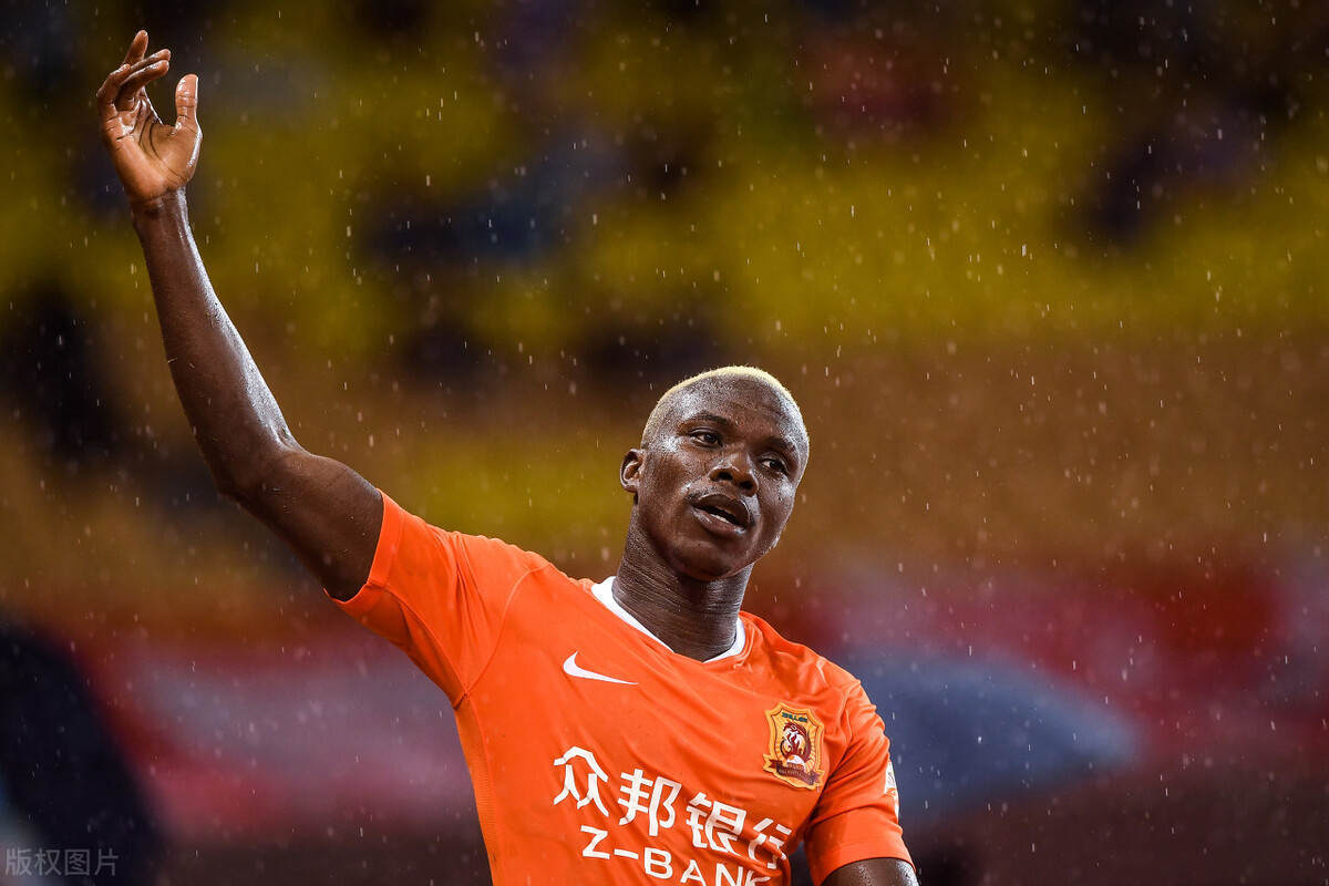 武汉卓尔新帅上任，期待改变战绩