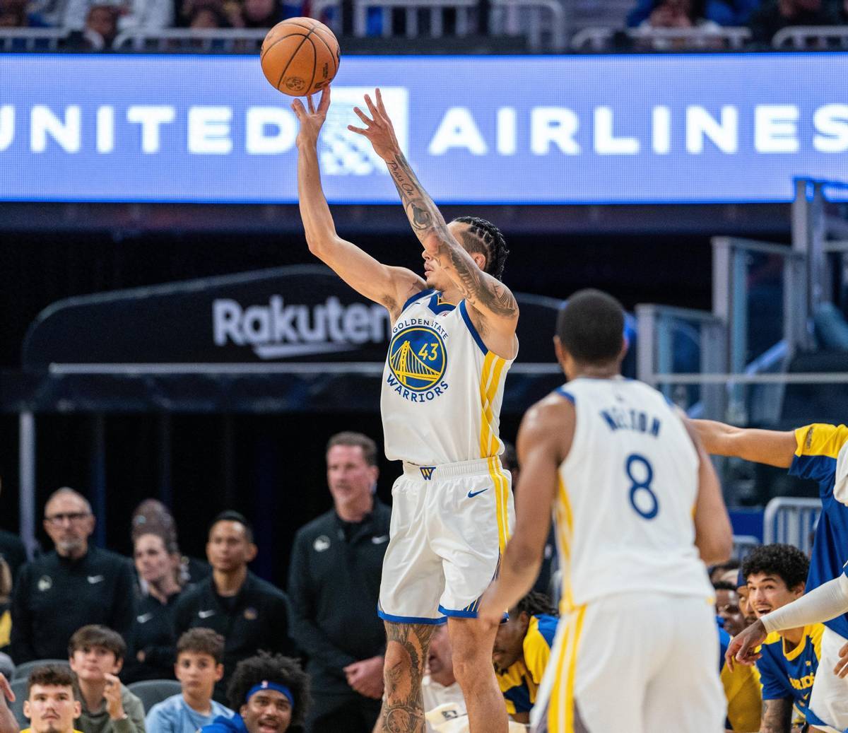 勇士胜马刺，厄尔尼斯轰下全队最高分