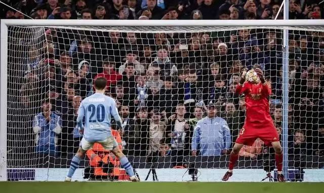 曼城客场大胜巴黎，晋级半决赛