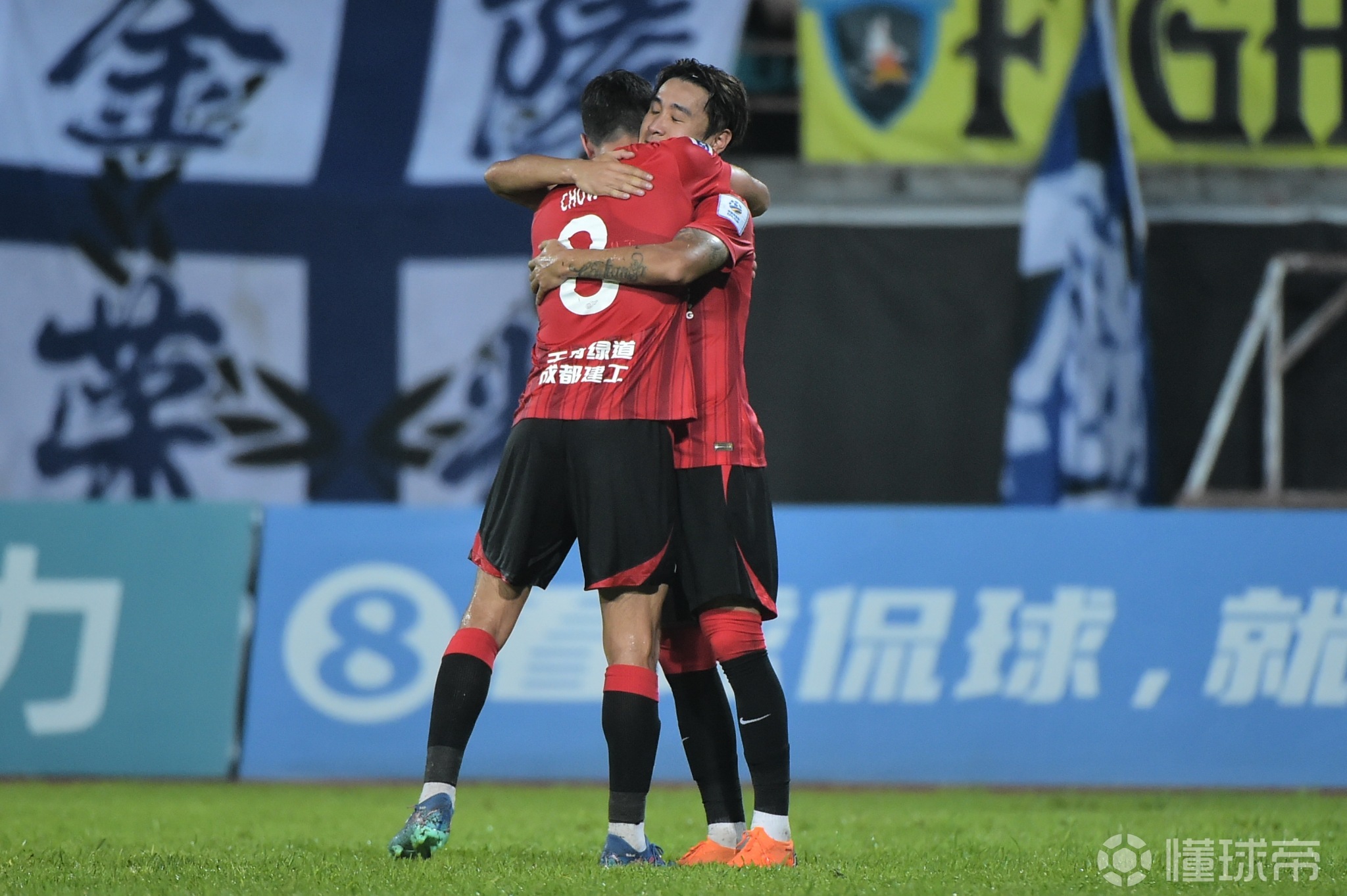 成都队在比赛中展现实力，轻松过关