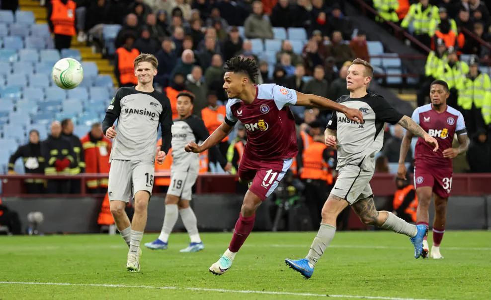 包含阿斯顿维拉逆转胜利，球迷疯狂欢呼的词条