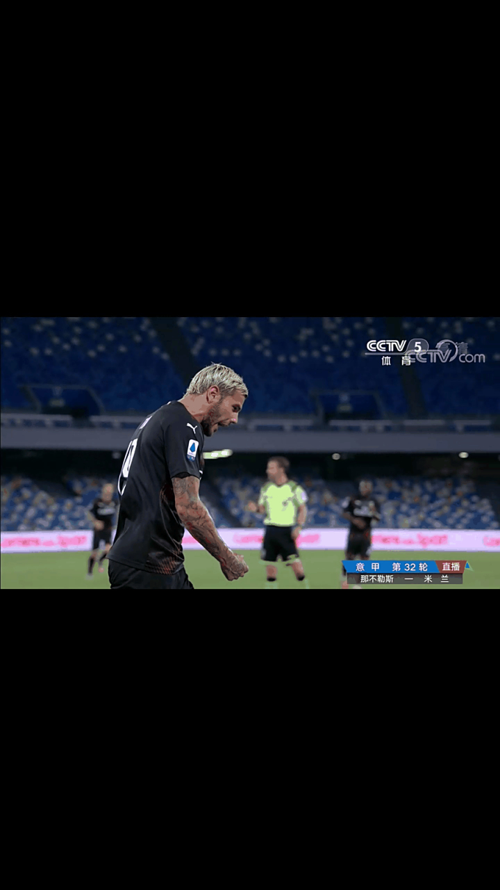 那不勒斯客场逼平AC米兰保持不败记录的简单介绍