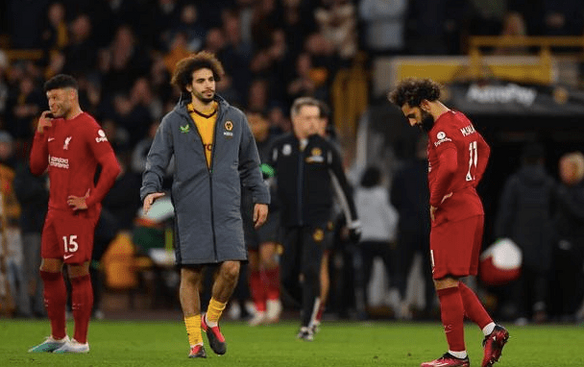 狼队连败止步，稳定积分榜位置