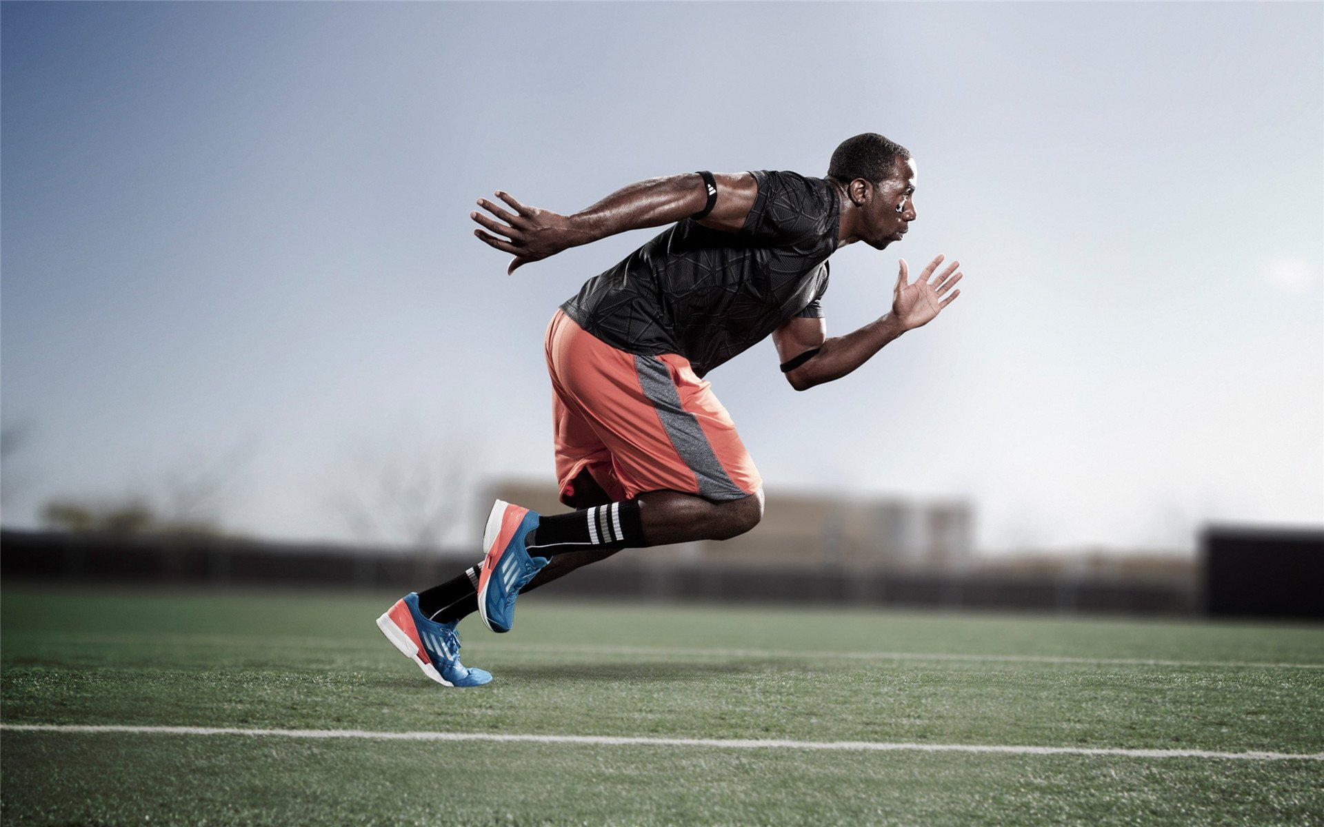 爱德华兹独舞拉开时代差距，魔术式篮球哲学强压广东传统