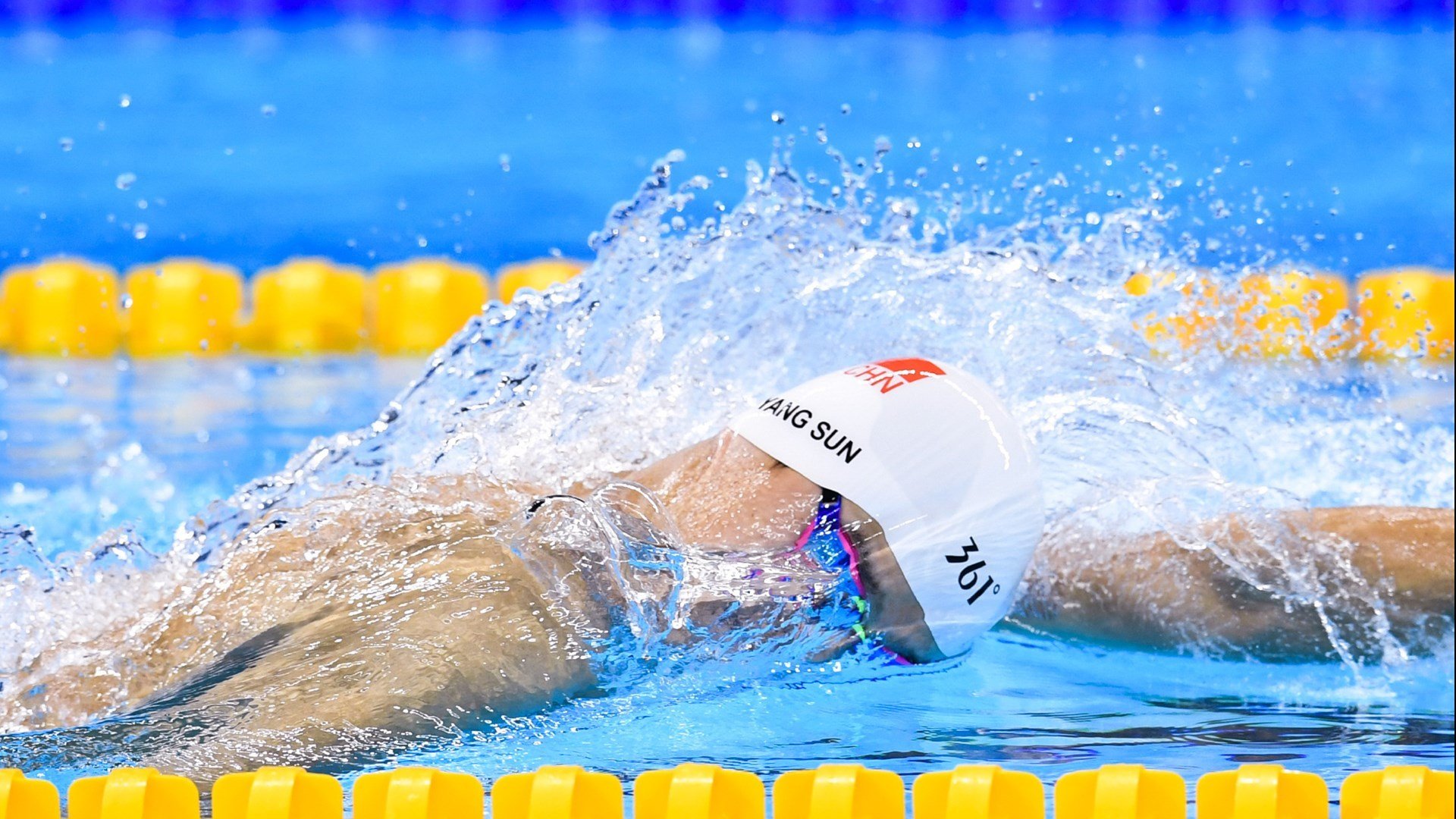 赛道上的逆袭，哈斯车队力克索伯，塞恩斯状态火热点燃赛季新希望